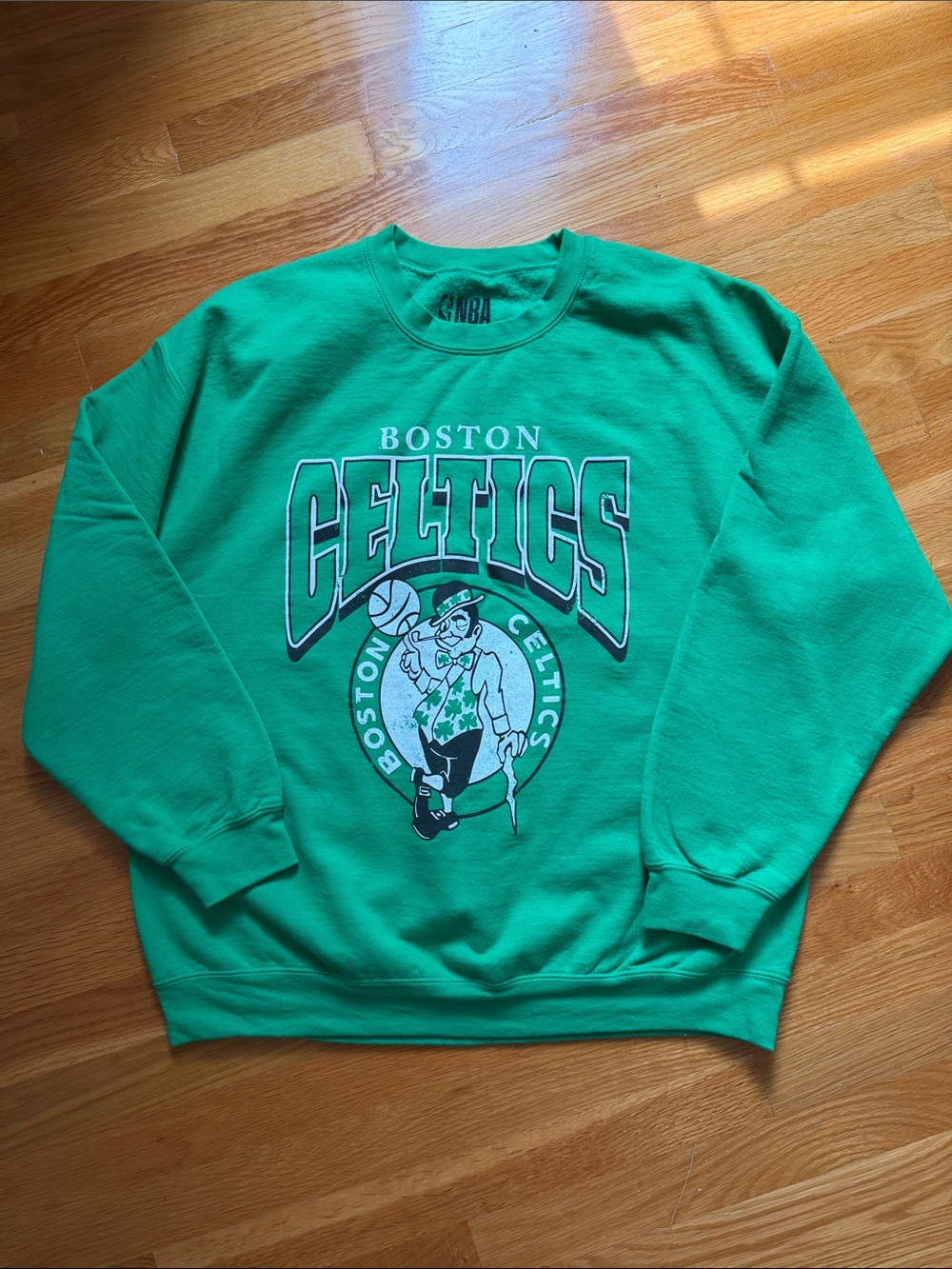 NBA Boston Celtics Green Crewneck Sweatshirt with Team Logo